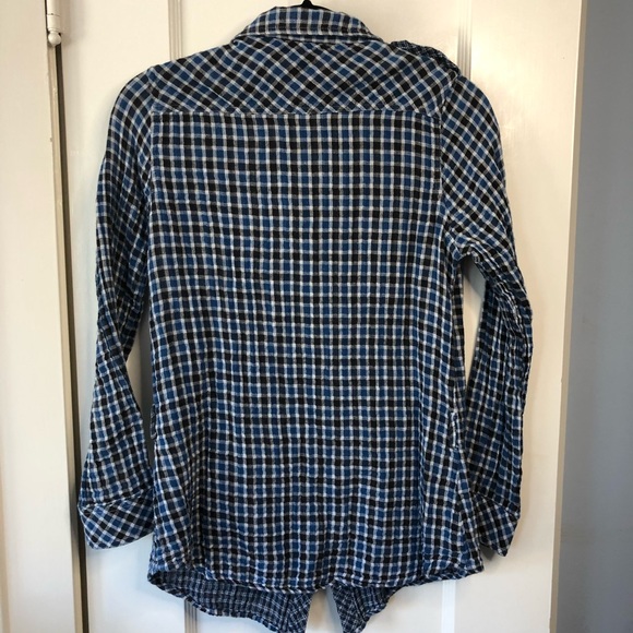Black & Blue Plaid Button Up Blouse Size Medium - Picture 5 of 6